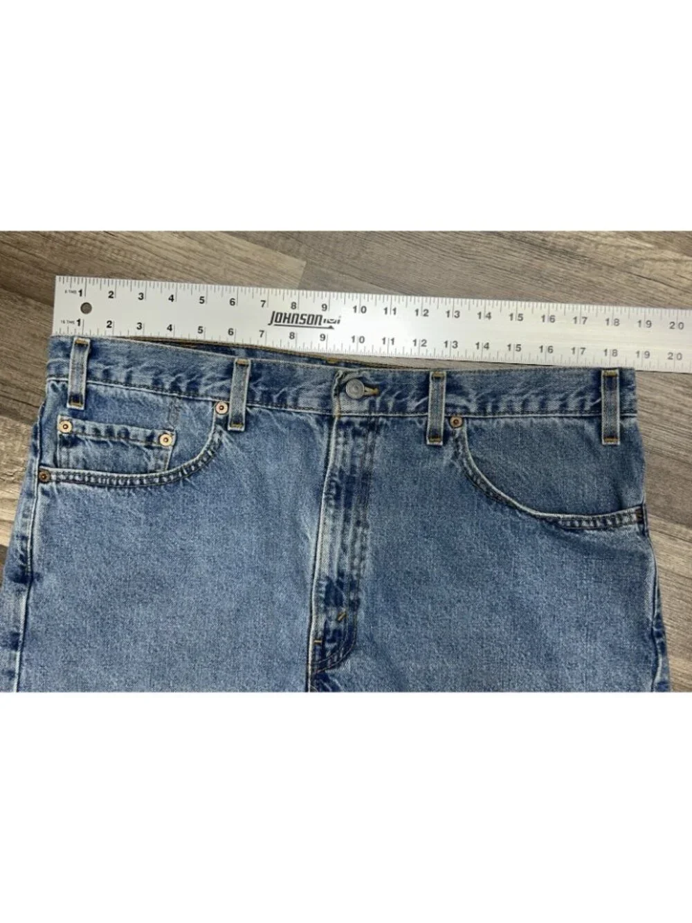 Vintage Levi's 550 Denim Shorts Relaxed Fit Mens 38 Blue 90s USA Made Cotton